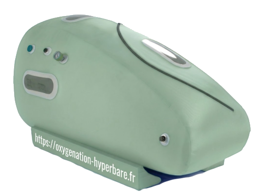 Caisson hyperbare individuel souple pour l'oxygénothérapie à domicile, modèle vert avec hublots et valves de sécurité.